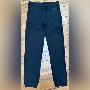 Ugg jogger NWOT. Black.
